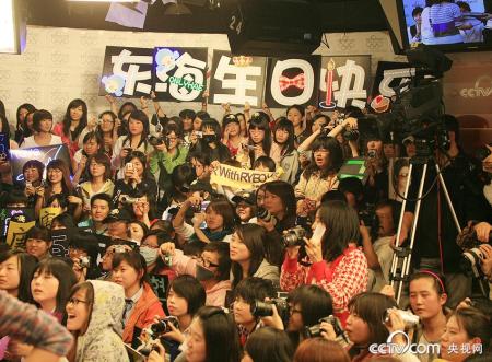 صـور Super Junior M في مؤتمر دعائي لصالح CCTV 16489406