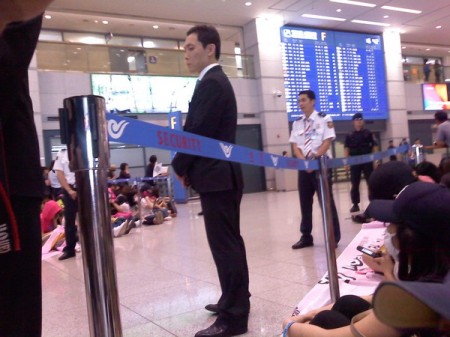 مطار انتشون الدولي يعلن حالة طوارئ قبل قدوم Jay Park بساعة ونصف 117156110